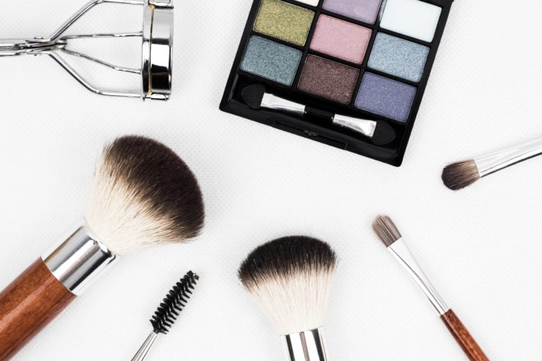 Jak panie bardzo zwracają uwagę na osobisty image? Jak zadbać o wizerunek – uroda, make-up , kosmetyki.