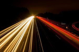 Reflektory samochodowe bez sekretów, innymi słowy wybieramy lampy tylne oraz przednie dla świetnego oświetlenia pojazdu